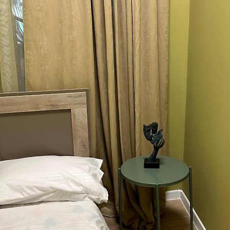 耶烈万 La Casa Emilioangi旅舍 外观 照片